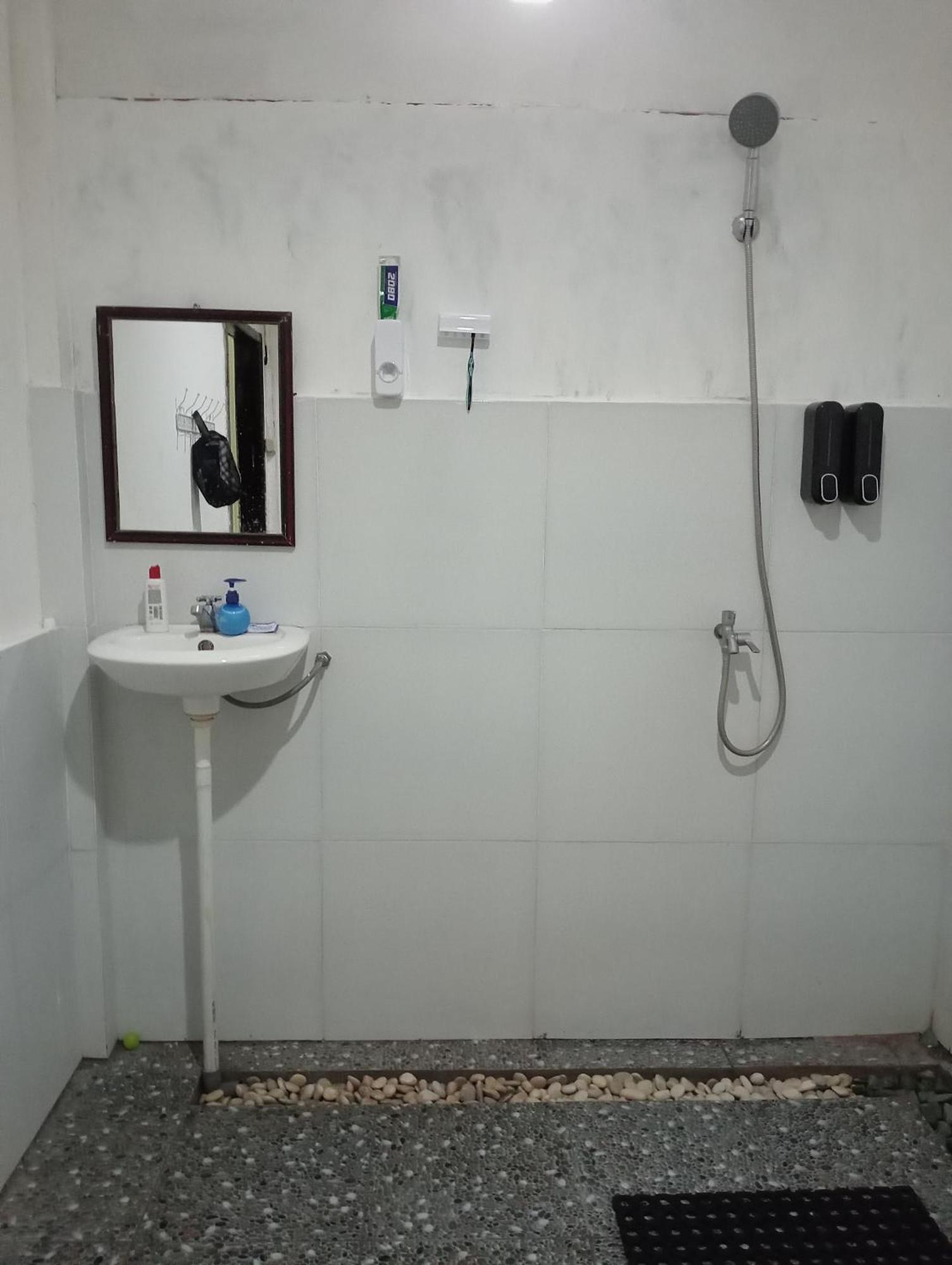 The Daun Puntik Homestay Pemenang Ngoại thất bức ảnh