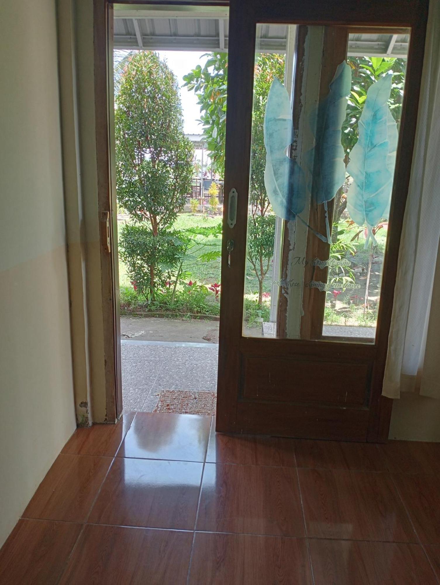The Daun Puntik Homestay Pemenang Ngoại thất bức ảnh